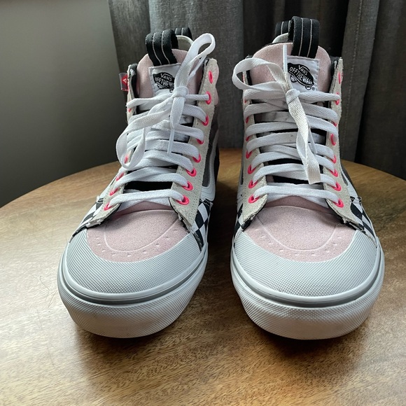 Vans Sk8-Hi MTE-2 in men’s 8.5 / women’s 10 - pink checkerboard - Picture 3 of 10